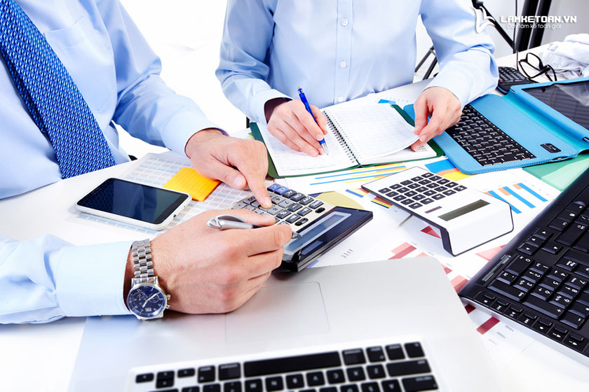 Doanh nghiệp nhỏ của bạn có cần thuê dịch vụ kế toán không?