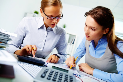 Doanh nghiệp nhỏ của bạn có cần thuê dịch vụ kế toán không?
